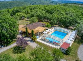 Hotel Foto: VILLAGE DE GITES LA TRUFFIERE