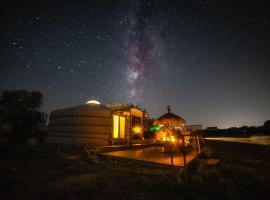 2 CUORI E 1 YURTA Glamping in Tuscany - Adults Only，位于阿夏诺的酒店