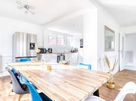 Grande maison 160 m2 6 chambres à Caen, hotel en Caen