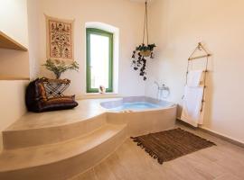 Hotel foto: House with one bedroom in Kalymnos with wonderful mountain view enclosed garden and WiFi 2 km from the beach