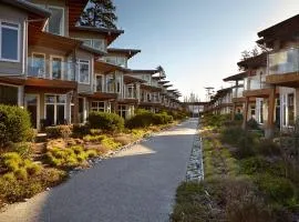 Cox Bay Beach Resort, hotel in Tofino