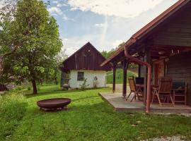 Фотографія готелю: Srčna, Tri Vile, a beautiful log cabin with amazing view