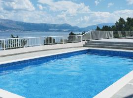 Apartment Kate Slatine, hotell sihtkohas Slatine