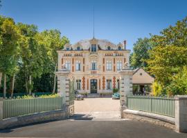 होटल की एक तस्वीर: Appartement du Château de la Caillerie