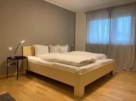 Foto do Hotel: WOHNUNG ERDGESCHOSS mit 3 Schlafzimmer in ruhiger Gegend