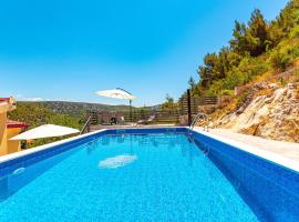 Ξενοδοχείο φωτογραφία: Awesome Home In Skradin With 3 Bedrooms, Wifi And Outdoor Swimming Pool