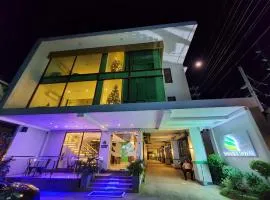 Vivien's Hotel, hotel in Mactan