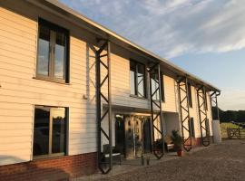 Hotel Photo: The Hay Barn, countryside, Whitstable 5 mins away!