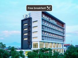 ホテル写真: Hotel Santika Pasir Koja Bandung