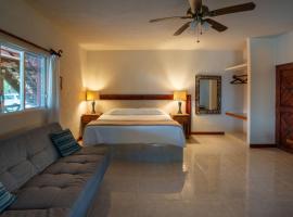 The Diving Lodge Downtown, hotel in Puerto Morelos
