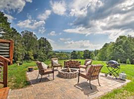 Fotos de Hotel: Family Retreat with Deck Near Appalachian Trail!