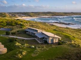 Turnstone Beach House, hotel en Loorana
