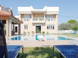 A picture of the hotel: Villa IRENE Evia, 4 bdr, Pool, 500m to Beach