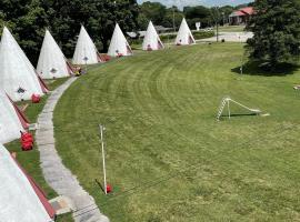 호텔 사진: Historic Wigwam Village No 2