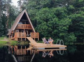 Saarjärve Väike Puhkemaja järve ääres, hotel in Viira