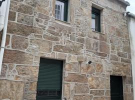 Foto di Hotel: Casa en el centro histórico de Corcubión.