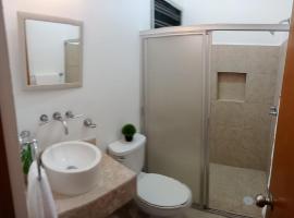 Hotel kuvat: Casa en zona residencial en Cancún