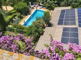 Hotel Photo: Beautiful eco-villa and estate with saltwater pool