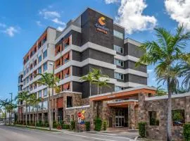 Viesnīca Comfort Suites Fort Lauderdale Airport & Cruise Port pilsētā Denijabīča