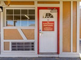 A picture of the hotel: Econo Lodge