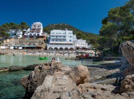 Hotel Photo: Beach-front studio for 4 in S'Arenal Petit