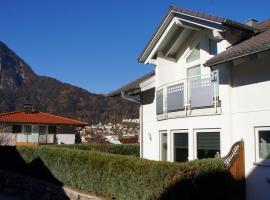 A picture of the hotel: Ferienhaus Simone ACH001