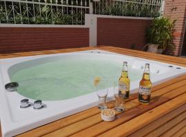 Hotel AATRAC Iguazú, hotel in Puerto Iguazú