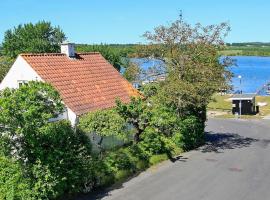 ホテル写真: Two-Bedroom Holiday home in Svendborg 3