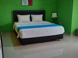 A picture of the hotel: RedDoorz near Bandara Adi Soemarmo Solo