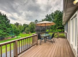 ホテル写真: Family-Friendly Coatesville House with Fire Pit