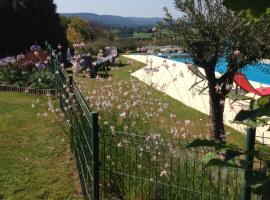 Hotel fotoğraf: Le gîte du mas avec piscine