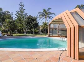 Hotel Photo: Quinta de Luxo T4 com PISCINA privada.