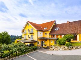 ホテル写真: Golf & Thermenland Sonnenpension Frühstückshotel Burgauberg Stegersbach