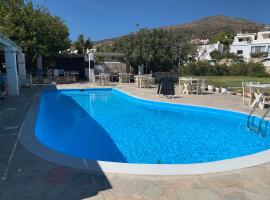 Hotel Anezina, hotell sihtkohas Drios