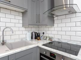 Hotel kuvat: Sovereign Gate - 2 double bedroom apartment in Portsmouth City Centre