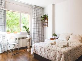 Хотел снимка: Spotless db room + private bathroom Sants Stn