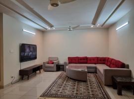 A picture of the hotel: Two Bed Luxury Apartment in Bahria town