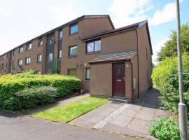 A picture of the hotel: 1 Bed flat in Westend with parking Cop 26