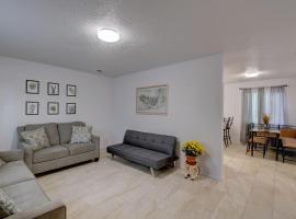 होटल की एक तस्वीर: NEWLY RENOVATED home located in the heart of ABQ