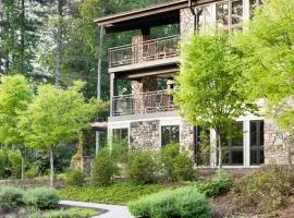 Kanuga Inn & Lodging, hotel di Hendersonville