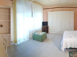 A picture of the hotel: Stylish Apt TERINA - Le Lincelle, Lamezia - bright, spacious, elegant and with terrace