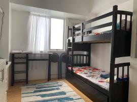 A picture of the hotel: Affordable Studio Room at Amaia Skies Avenida