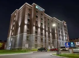 Comfort Suites Cincinnati University - Downtown