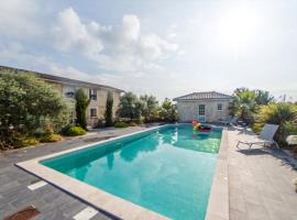 Hotel foto: Villa de 5 chambres a Saint Louis de Montferrand avec piscine privee jardin clos et WiFi