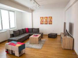 Hotel Foto: Three Bedroom Apartment Near City Center