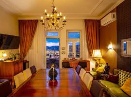 Hotel Photo: Art Deco Luxury Apartment w Balcony Danube view AC