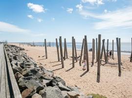 Fotos de Hotel: 2 person holiday home in Esbjerg V