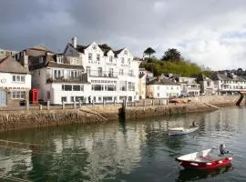 Ship and Castle Hotel