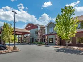 Best Western PLUS Victor Inn & Suites、ビクターのホテル