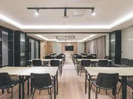 南京新街口网易云音乐亚朵X酒店